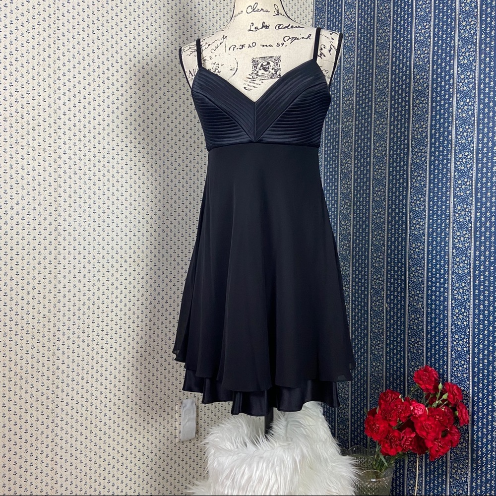 Kay Unger Layered Spaghetti Cocktail Silk Dress